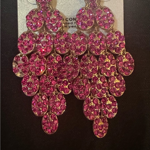 Elegant Pink and Gold Chandelier Earrings -pierced
(New) - Picture 2 of 4